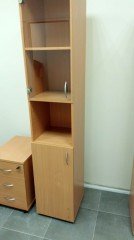 Узкий шкаф для офиса