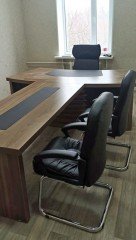 Стол в офис с приставкой